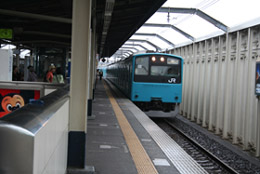 舞濱車站月台