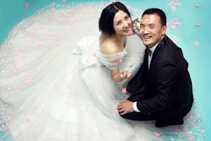 “我們結婚吧”[何潔演唱歌曲]