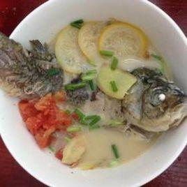 檸檬牛奶鯽魚湯