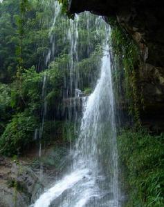 黃連河瀑布群