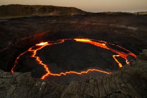 爾塔阿雷火山