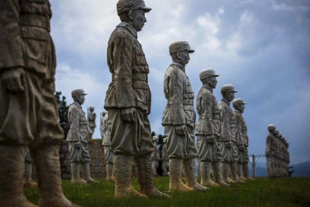中國遠征軍塑像群