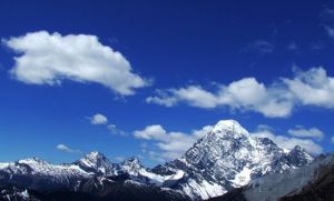 恰朗多吉雪山