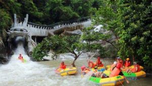 天露山旅遊度假區（禪龍峽漂流）