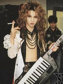 YOSHIKI