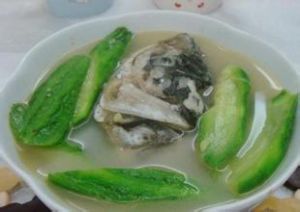 絲瓜魚頭湯