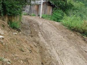 麥地坡村通村道路