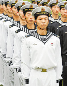著水兵服的海軍士兵