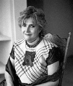 勞拉·埃斯基維爾 勞拉·埃斯基維爾