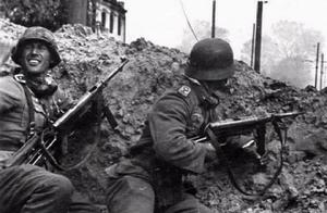 二戰德軍首先將衝鋒鎗作為步兵主戰裝備，極大地改變了戰場面貌