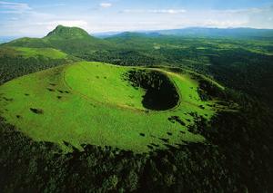 奧弗涅火山