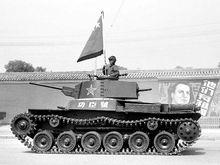 中國部隊的97式中型坦克在閱兵中