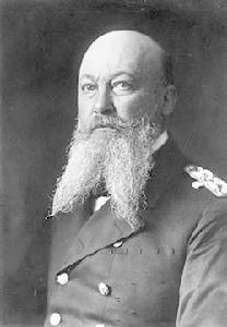 阿爾弗雷德·馮·鐵必制（Alfred von Tirpitz） 1849年3月19日 – 1930年3月6日（80歲） 阿爾弗雷德·馮·鐵必制 出生地點： 庫斯特林 布蘭登堡 逝世地點： 埃本豪森 慕尼黑 效命： 德意志帝國 隸屬： 德意志帝國海軍 服役年份： 1869年–1916年 軍銜： 海軍元帥 參與戰役： 第一次世界大戰 阿爾弗雷德·馮·鐵必制（德語：Alfred von Tirpitz，1849年3月19日－1930年3月6日）是一名德意志帝國海軍元帥，也是第一位德國海軍元帥。是德意志帝國海軍的建設者，在擔任德國海軍大臣期間說服著迷於阿爾弗雷德·賽耶·馬漢之作《海權論》的威廉二世建設海軍與英國皇家海軍對抗，並深遠地影響了德國在歷史上對海權的戰略。