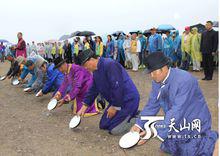 察布查爾錫伯自治縣舉行&quot;卡倫&quot;祭拜大典