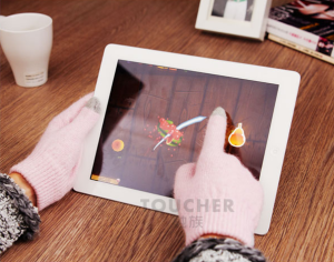 上海觸族——觸控螢幕手套使用iPad