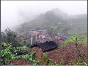 團結山背後村