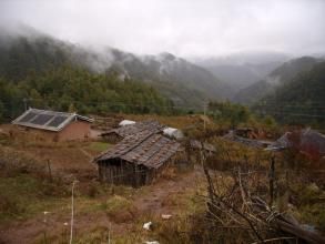 平亮色村