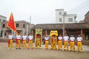 2018年春節，密山村醒獅隊向大眾拜年