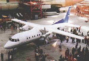 安-140雙發渦槳短程運輸機