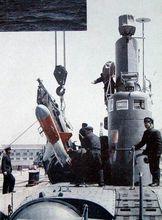 033G型潛艇裝填反艦飛彈