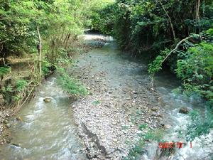 河江灣自然村過境河流