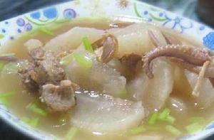 蘿蔔魷魚湯