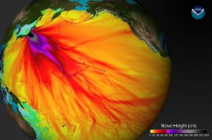 這是對日本8.9級地震引發海嘯的示意圖。這張圖像中可以反映地震後24小時內海嘯的傳播路徑模式