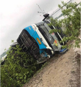 4·9安徽合肥客車翻車事故