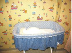 仿生嬰兒床能夠模仿媽媽子宮裡羊水的聲音