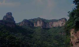 石樓山[陝西省黃龍縣山峰]