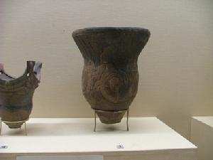後期的陶器-深缽形陶器（東京都板橋區小豆澤貝冢出土）