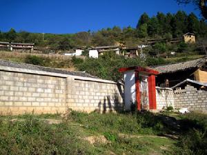 東河沖村文化教育－學校大門