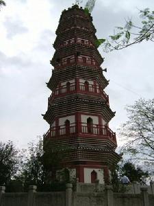 阜峰文塔，建於明代萬曆三十六年（1608年）九月，知縣蔡善繼創建。