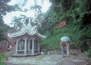 鴻山織雨