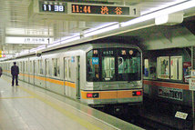 （圖）銀座線01系列車