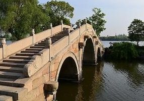 瀨春園石橋