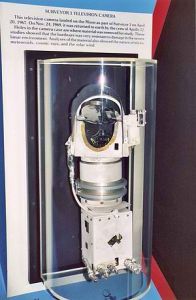 在美國國家航空與太空館展示，由阿波羅12號從月球帶回的測量員3號的攝影機