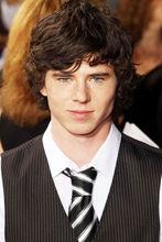 Charlie McDermott