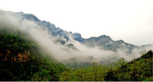 老君山硝洞遺址