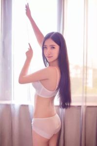 李嘉妮