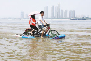 雙人水陸腳踏車