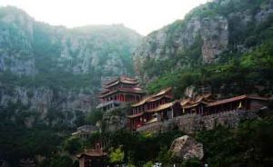 雲南西山懸空寺