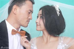 “我們結婚吧”[何潔演唱歌曲]