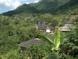 壩那村遠景