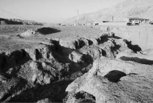 海原大地震萬人墳遺址