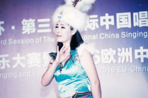 連續三屆中國唱法音樂節獲得中國民族藝術歌曲風