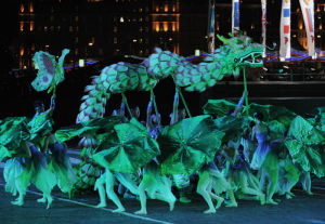 2012年9月1日，在俄羅斯首都莫斯科舉行的第五屆俄羅斯國際軍樂節活動中，來自中國浙江省長興縣的“百葉龍”進行表演。