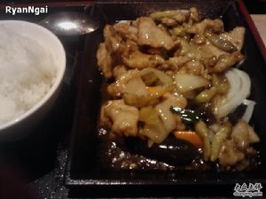 鐵板石爆豬頸肉飯