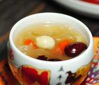 銀耳蓮子湯