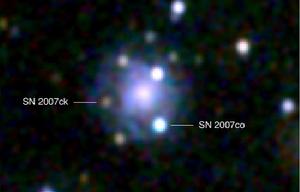 雙子超新星(2007ck和2007co)